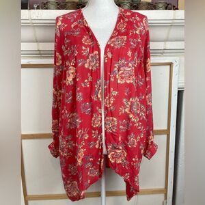 Billabong Boho kimono or wrap w/sleeves in pretty floral rayon runs big